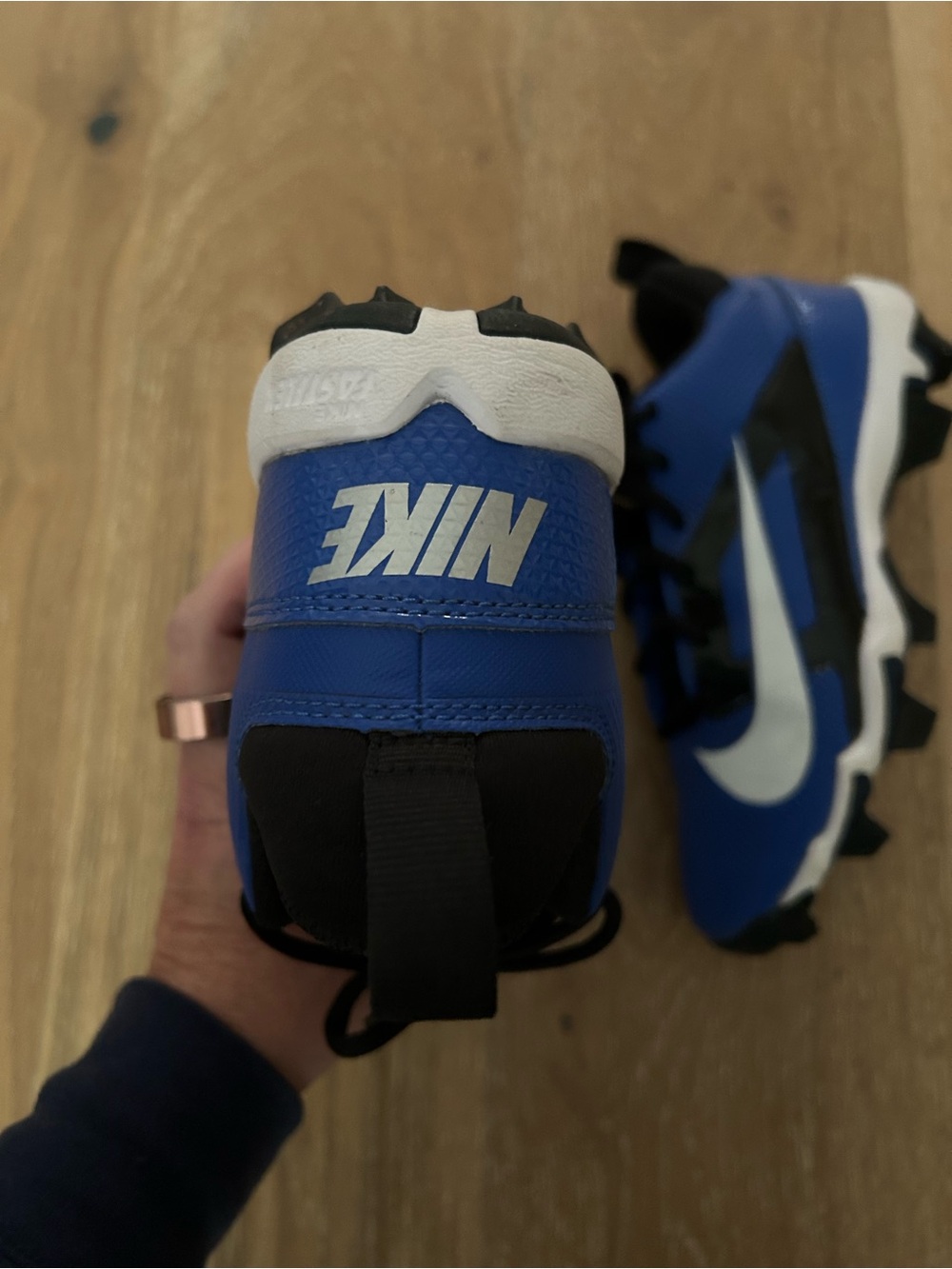 Nike Kids Blue and Black Cleats Boys 4.5 with White Swoosh - Picture 4 of 7